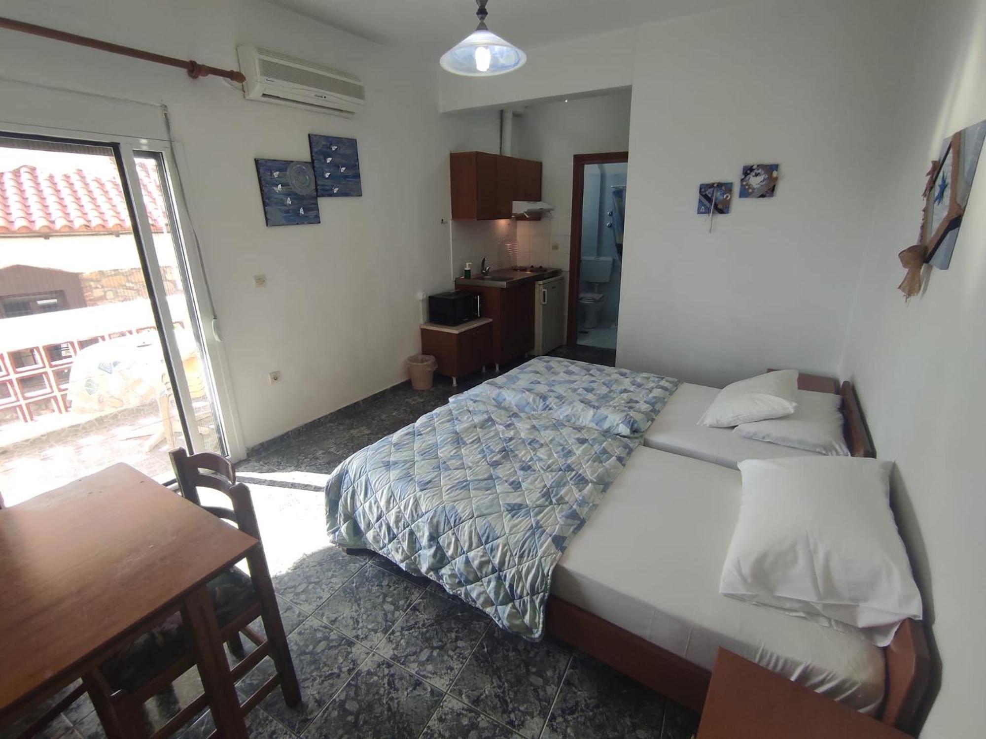 Peristerianos Apartments Nea Skioni Exterior photo