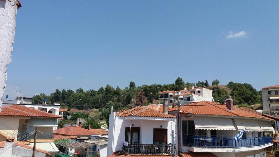 Peristerianos Apartments Nea Skioni Exterior photo